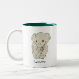 Süßer Elefant hält ein Herz Zweifarbiges Kaffeetas Zweifarbige Tasse