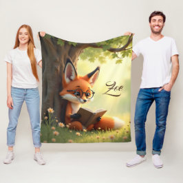 Süßer Fuchs beim Lesen eines Buches, individuelle Fleecedecke
