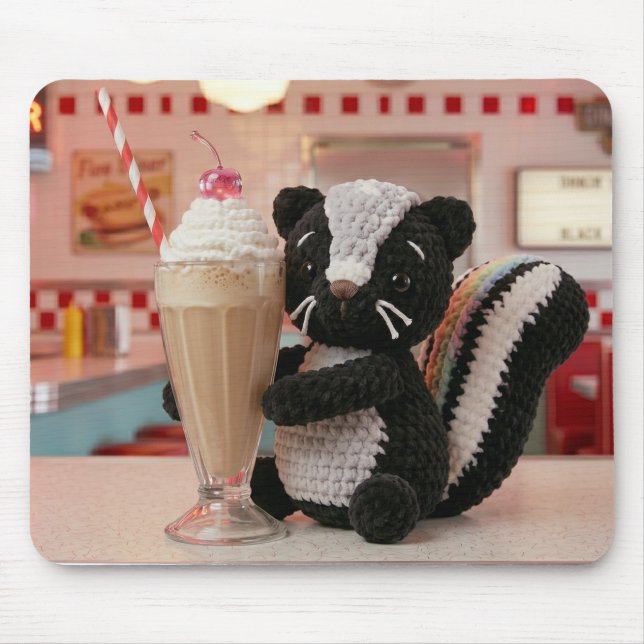 Süßer gehäkelter Skunk im Retro-Diner Mousepad (Vorne)