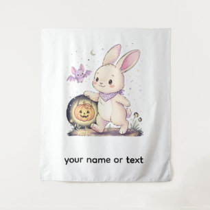 Süßer Halloween-Hase mit Kürbislaterne und Flederm Wandteppich