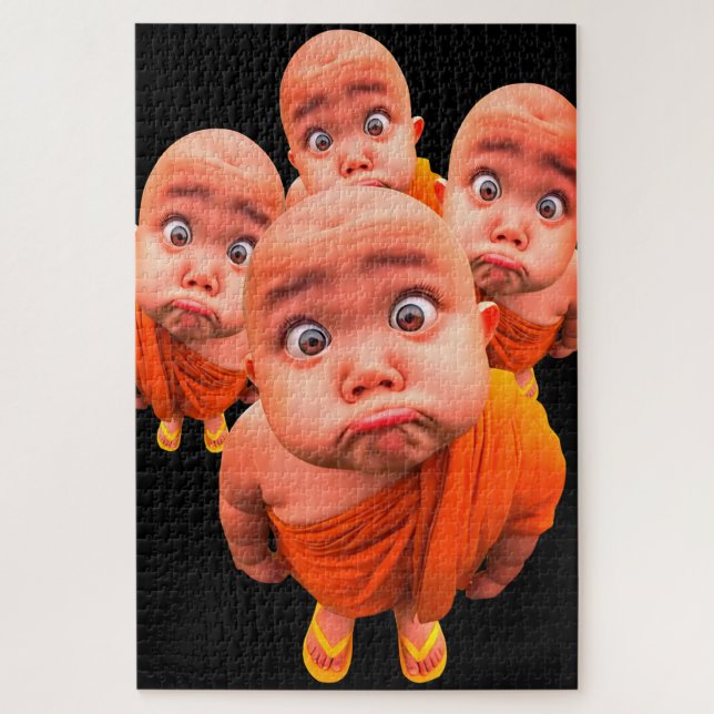 Süßer junger Mönch Minimalistische orange Robe (Vertikal)