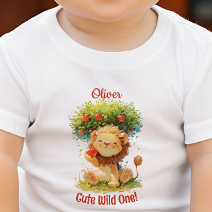 Süßer lächelnder Löwe und Apfelbaum mit Namen Baby T-shirt