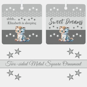 Süßer Leopard shhh Name einfügen schläft grau Ornament Aus Metall