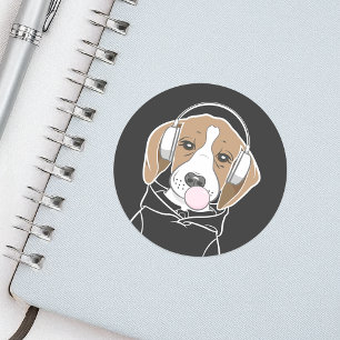 Süßer lustiger Beagle mit Kaugummi Runder Aufkleber