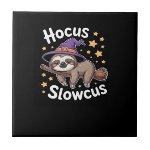 Süßer lustiger Faultier Halloween Essential T-Shir Fliese