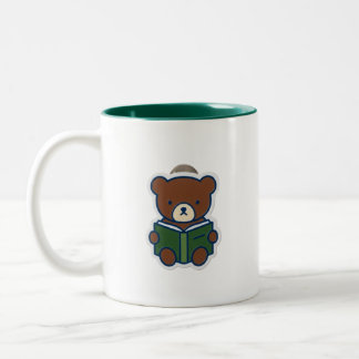 Süßer minimalistischer Bär beim Lesen eines Buches Zweifarbige Tasse