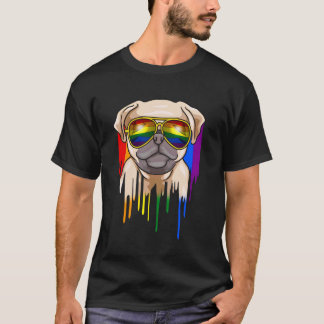 Süßer Mops mit Regenbogen-Sonnenbrille T-Shirt