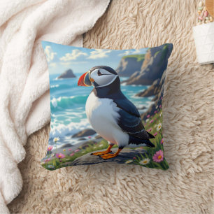 Süßer Papageientaucher am Meeresstrand themed Kissen