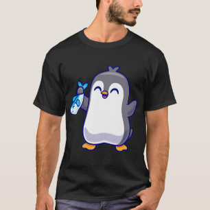 Süßer Pinguin hält Fisch Cartoon T-Shirt