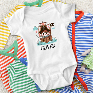 Süßer Piratenseglerjunge und Piratenschiff Baby Strampler