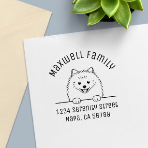 Süßer Pomeranian-Hund bogenförmige Familienadresse Permastempel