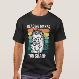 Süßer Retro-Igel beim Lesen eines Buches Leserlieb T-Shirt