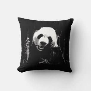 Süßer Riesen-Panda-Bär mit leckeren Bambusblättern Kissen
