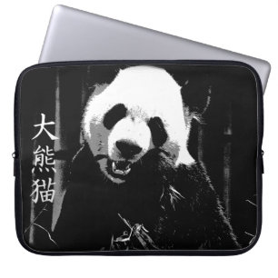 Süßer Riesen-Panda-Bär mit leckeren Bambusblättern Laptopschutzhülle