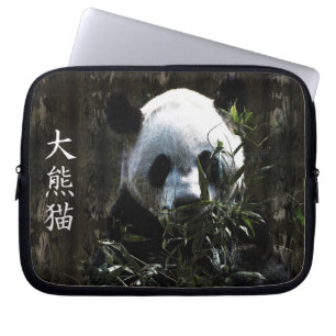 Süßer Riesen-Panda-Bär mit leckeren Bambusblättern Laptopschutzhülle
