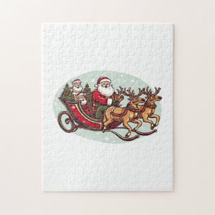 Süßer Santa auf einer Reise mit einem Zug, der an