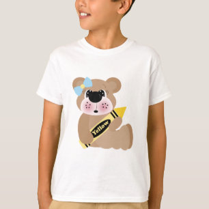 süßer Schulmädchenbär mit gelbem Buntstift T-Shirt