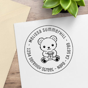 Süßer Teddybär hält Honigglas Runde Adresse Gummistempel