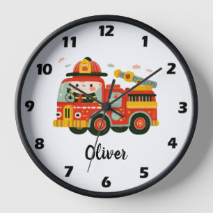 Süßer, verspielter Feuerwehrwagen und Feuerwehrjun Uhr