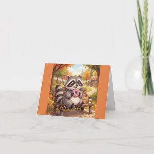Süßer Waschbär isst Erdbeerdonut Personalisieren Dankeskarte