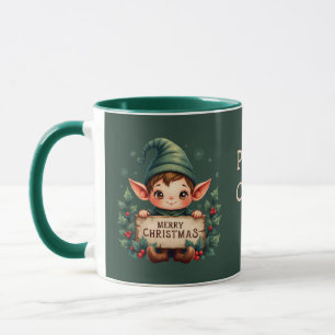 Süßer Weihnachtself hält fröhliches Schild in Grün Tasse
