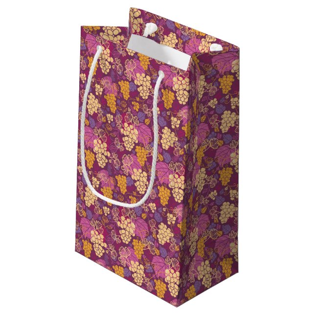 Süßer Weinrebemusterhintergrund Kleine Geschenktüte (Rückseite Schrägansicht)
