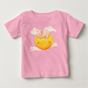 Süßes Baby-Elefant schläft auf dem Mond Baby T-shirt