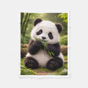 Süßes Baby-Panda, das Bambus-Fleece-Decke isst Fleecedecke