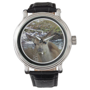 Süßes Baby-Rotwild posiert Waldtier Natur Armbanduhr