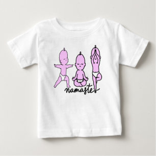 Süßes Baby-Yoga-Shirt - Lustiges Namaste-Baby-Gesc Baby T-shirt