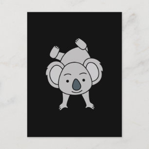 Süßes Babykoala mit einem Lächeln beim Handstand Postkarte
