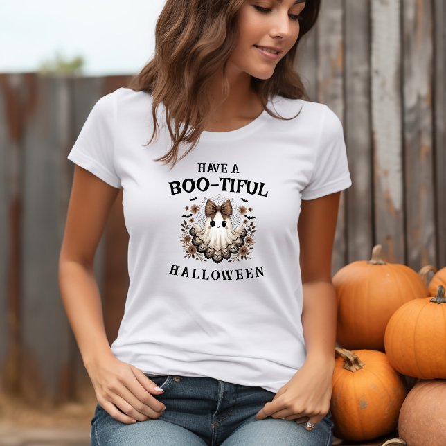 Süßes Boho-Geist Halloween T-Shirt (Have a Boo-tiful Halloween Cute Boho Ghost Shirt with bats)