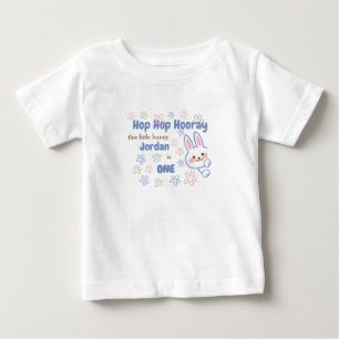 Süßes Cartoon-Häschen wird eins Jungen 1. Geburtst Baby T-shirt
