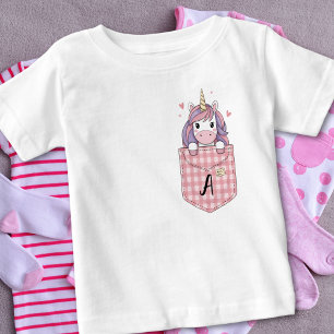 Süßes Einhorn schaut aus der Tasche mit Initiale Baby T-shirt