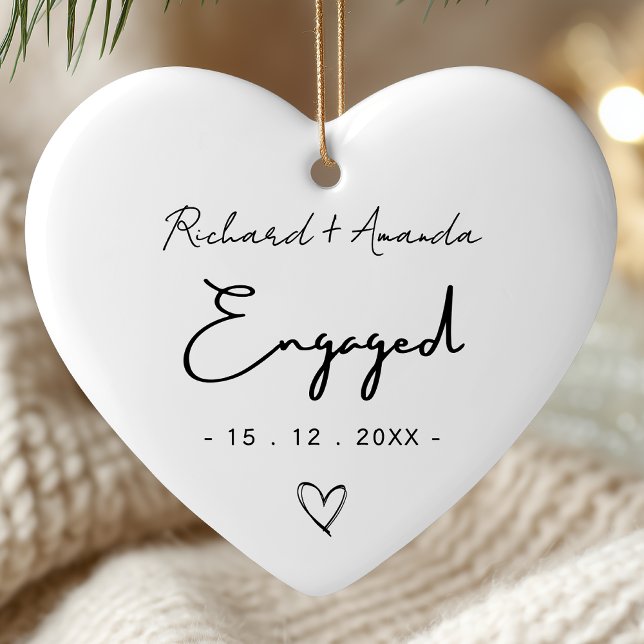 Süßes erstes Weihnachten verlobt minimalistisch Keramik Ornament (Von Creator hochgeladen)