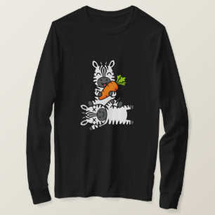 Süßes glückliches Zebra mit Karotten-Cartoon-Spaß- T-Shirt