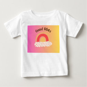 Süßes "Good Vibes" Regenbogen-Baby-T-Shirt Baby T-shirt