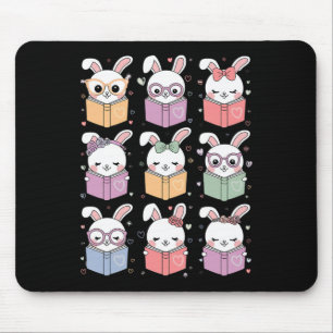 Süßes Kaninchen liest ein Buch Ostern Kaninchen Le Mousepad