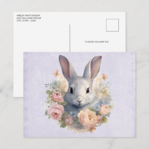 Süßes Kaninchen umgeben von pastellfarbenen Blumen Postkarte