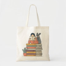 Süßes Mädchen liest auf einem Bücherstapel