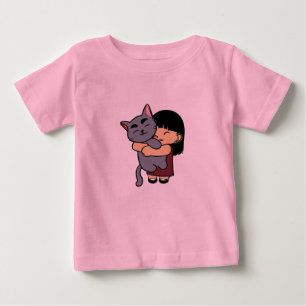 Süßes Mädchen umarmt Katzenbaby Baby T-shirt