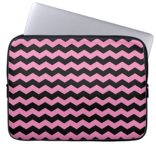 Süßes modernes Chevron-Zickzack-Muster in Schwarz Laptopschutzhülle