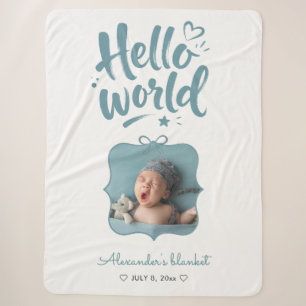 Süßes neues Baby-Jungen-Foto mit handgezeichneter Sherpadecke