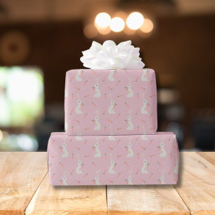 Süßes Osterkaninchen & Karottenmuster auf pastellr Geschenkpapier