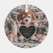 Süßes Plüsch-Hundebaby Schwangerschaftsankündigung