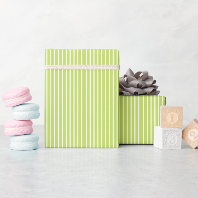 Süßes Preppy-Grün-weiß gestreiftes Geschenk Geschenkpapier (Babyparty)