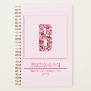 Süßes rosa florales girly monogrammiertes Buchstab Planer
