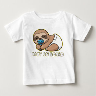 Süßes schlafendes Faultier-Baby an Bord Autoaufkle Baby T-shirt