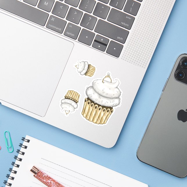 Süßes Verlobung Cupcake Aufkleber (Laptop mit iPhone)