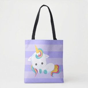 Süßes weißes Einhorn liegt mit lila Streifen Tasche